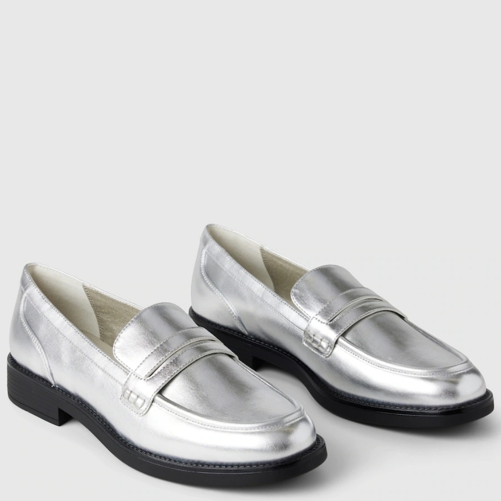 Women's GAP Metallic Silver Vegan Leather Loafers - Size 8